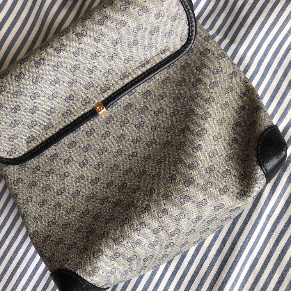 ❌SOLD❌ True Vintage GUCCI crossbody - Picture 6 of 10